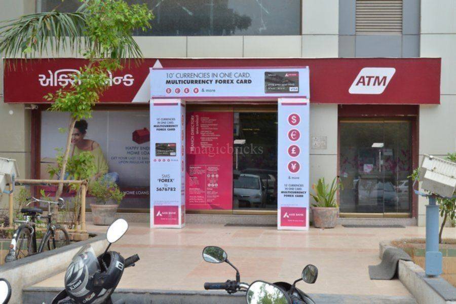 axis bank location in ahmedabad
