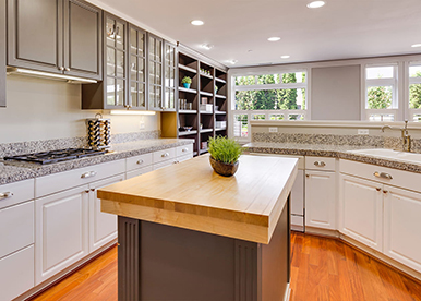 Modular kitchen with island that focuses on maximum storage