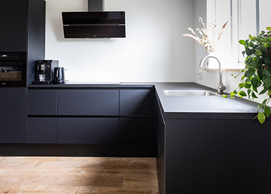 Timeless Black Beauty: L-Shaped Modular Kitchen