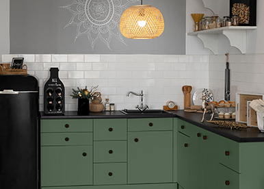 Petite L-Shaped Modular Kitchen with Eclectic Vibe